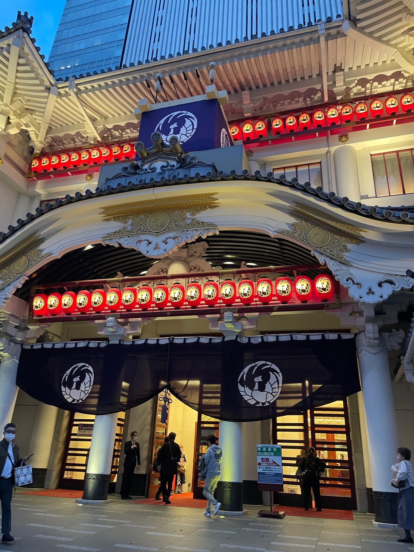 Beyond-Tour: Foodie Walk at Tsukiji Old Market (Max 3people)