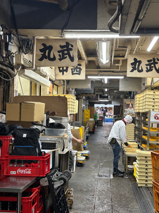 Beyond-Tour: Foodie Walk & Lunch at Tsukiji Old Market (Max 3people)